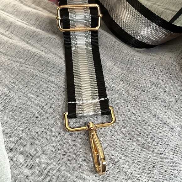 EXTENDABLE SHOULDER/CROSSBODY STRAP - Picture 4 of 7